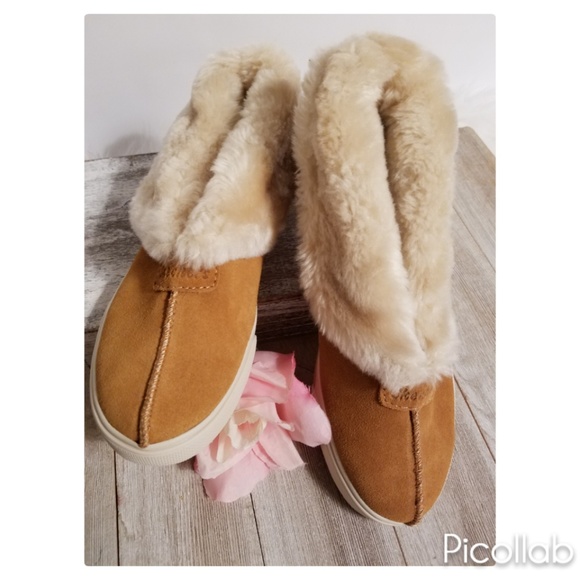 Skechers Shoes - Sketchers Suede Fur Lined Sneakers